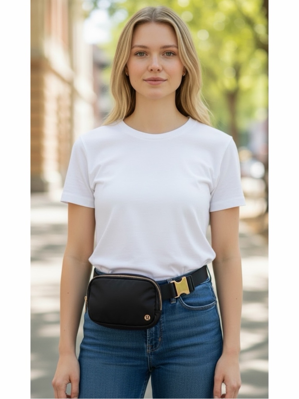 LULULEMON Everywhere Belt Bag 1L in Blk Velour